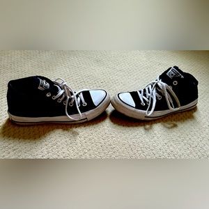 Black Converse Chuck Taylor high tops size 7.  Great condition.